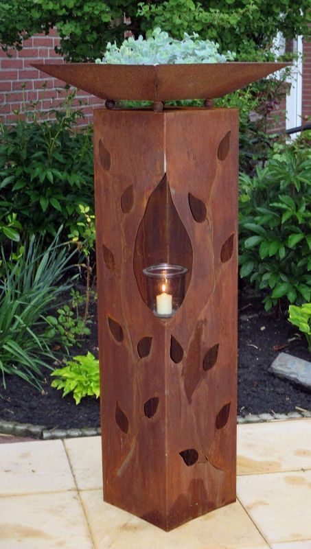 Rostsäule mit Bläterranke